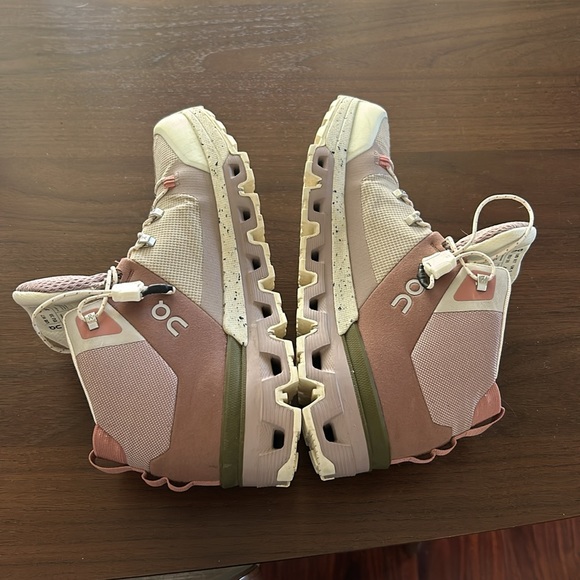 On Cloudtrax Rose | Ivory - Picture 5 of 8